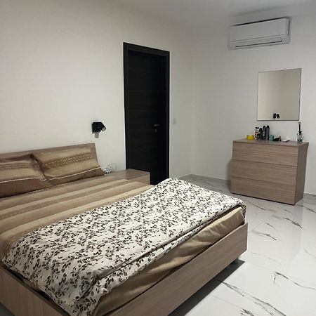 Luqa 3 Bedroom Penthouse T 외부 사진